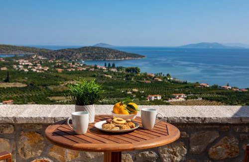 Melissopetra Villa | 250 m² Villa ∙ 4 bedrooms ∙ 10 guests