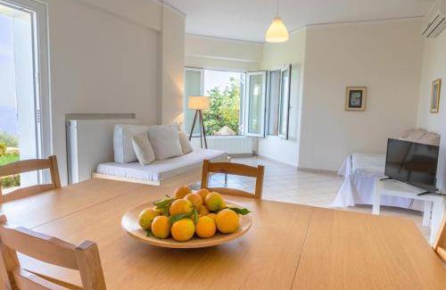 Melissopetra Villa | 250 m² Villa ∙ 4 bedrooms ∙ 10 guests
