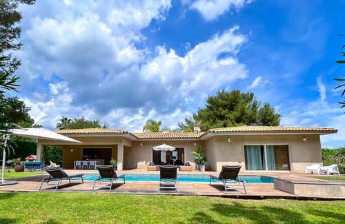 Mougins Villa | 250 m² Villa ∙ 4 bedrooms ∙ 8 guests