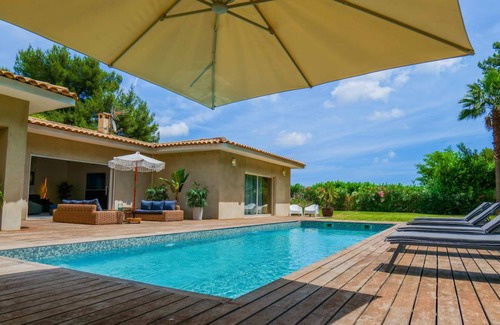 Mougins Villa | 250 m² Villa ∙ 4 bedrooms ∙ 8 guests