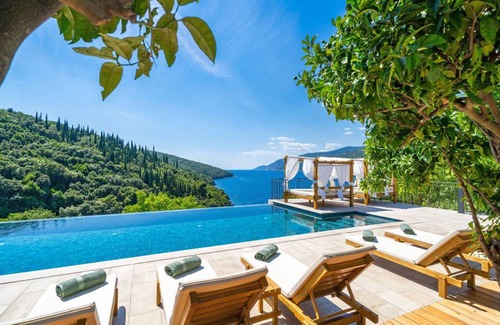 Molunat Villa | 250 m² Villa ∙ 4 bedrooms ∙ 8 guests