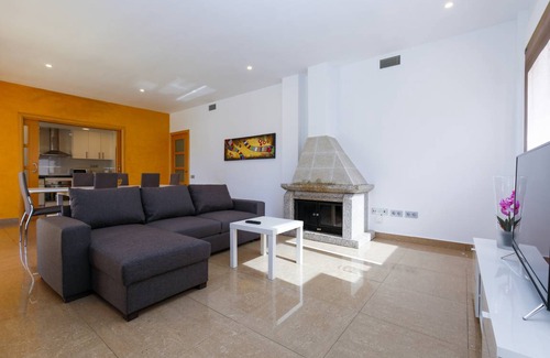 Tamarit Villa | 250 m² Villa ∙ 5 bedrooms ∙ 12 guests