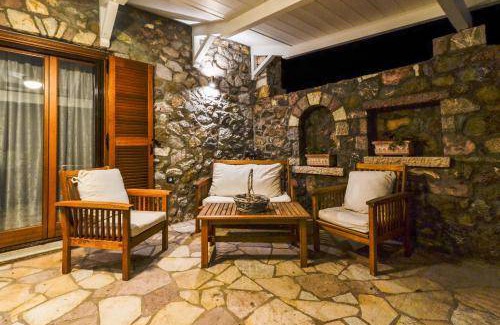 Plepi Villa | 250 m² Villa ∙ 5 bedrooms ∙ 15 guests
