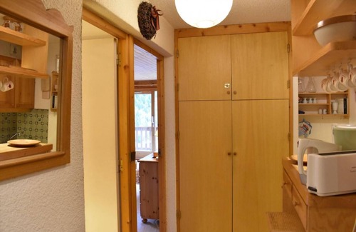Meribel Centre Apartment | 250m from resort center, 1st floor, view mountain, ski locker, 42m², Méribel