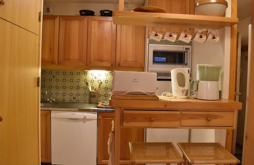 Meribel Centre Apartment | 250m from resort center, 1st floor, view mountain, ski locker, 42m², Méribel