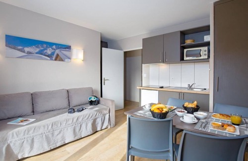 Pra Loup Apartment | 250m from resort center, balcony, parking, tv, ski locker, 25m², Pra Loup