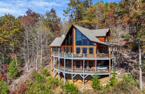 Blue Ridge Cabin | 251 m² Cabin ∙ 4 bedrooms ∙ 13 guests