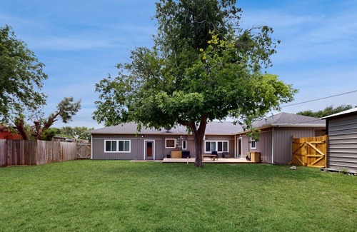 Bay Area House | 251 m² House ∙ 3 bedrooms ∙ 8 guests