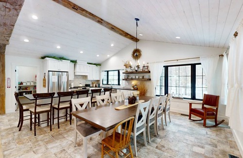Island Park House | 251 m² House ∙ 5 bedrooms ∙ 13 guests