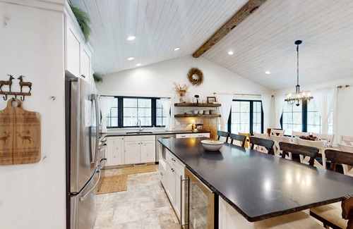 Island Park House | 251 m² House ∙ 5 bedrooms ∙ 13 guests