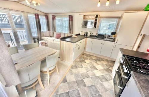 Wimborne Resort | 252 Wilksworth Caravan Park - Two Bedroom - Pool Access