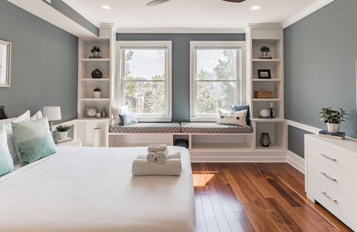 Fairmount Villa | 2520 Brown Street