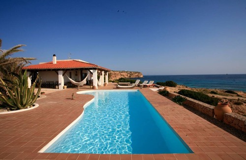 Formentera Villa | 255 m² Villa ∙ 4 bedrooms ∙ 8 guests