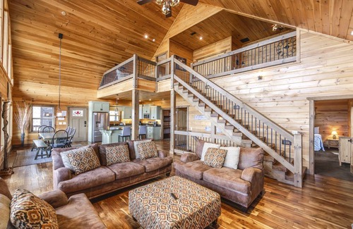 Blairsville Cabin | 256 m² Cabin ∙ 4 bedrooms ∙ 10 guests