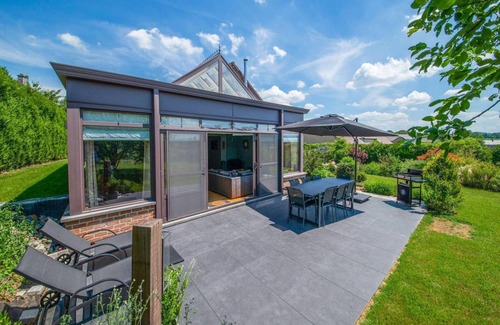 Hamois House | 256 m² House ∙ 4 bedrooms ∙ 8 guests