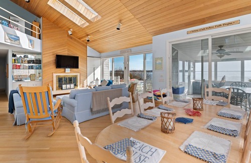 Hampton Bays House | 256 m² House ∙ 4 bedrooms ∙ 11 guests