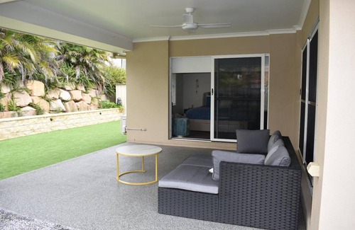 North Lakes House | 257 m² House ∙ 3 bedrooms ∙ 8 guests