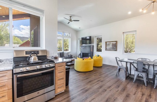 Ridgway House | 258 m² House ∙ 3 bedrooms ∙ 6 guests