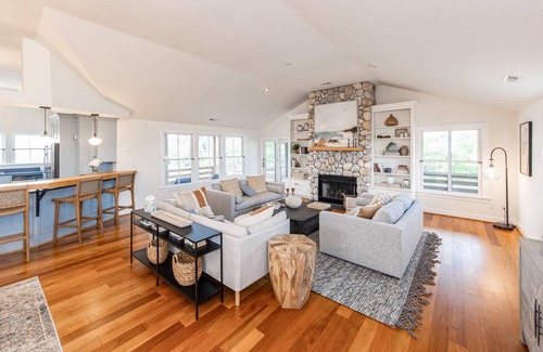 Sandbridge House | 259 m² House ∙ 3 bedrooms ∙ 8 guests