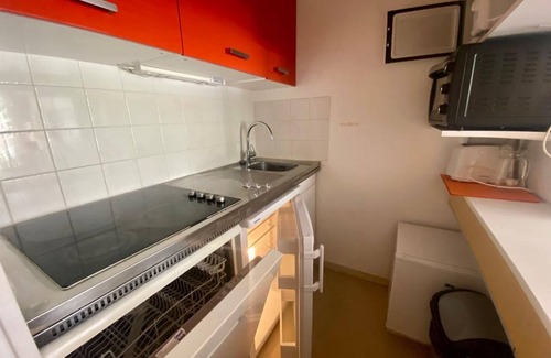 Val Claret Apartment | 25m² studio with south/east balcony, sleeps 4, equipped kitchen, TV