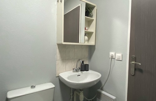 Bretigny-sur-Orge Apartment | 25min from Paris, Cosy Studio near train station