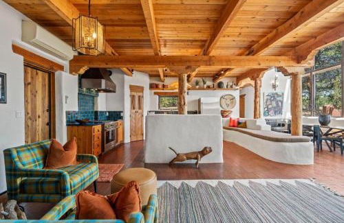 Seton Village House | 26 Camino Sudeste