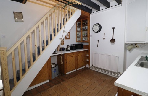 Old Colwyn Cottage | 26 LLAWR PENTRE, pet friendly, with open fire in Old Colwyn