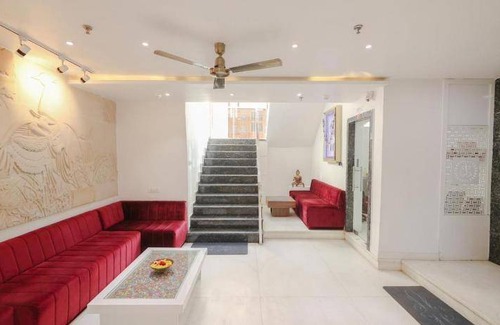 Nathdwara Hotel | 26 m² Hotel ∙ 4 bedrooms ∙ 3 guests
