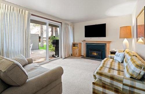 Overlook Park House | 26 Mountain View Lodge - Meredith Lodging
