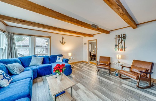 Fox Lake Cottage | 260 m² Cabin ∙ 2 bedrooms ∙ 4 guests