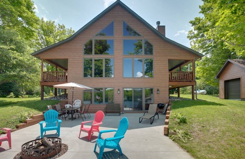 Iron River House | 260 m² House ∙ 3 bedrooms ∙ 8 guests