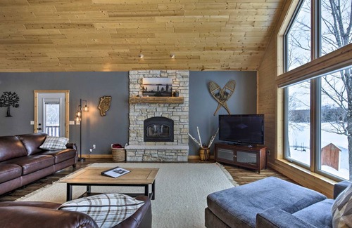 Iron River House | 260 m² House ∙ 3 bedrooms ∙ 8 guests