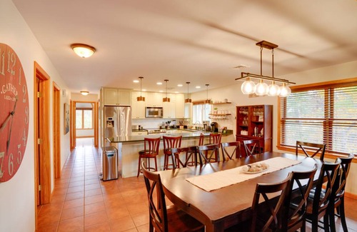 Athens House | 260 m² House ∙ 3 bedrooms ∙ 12 guests