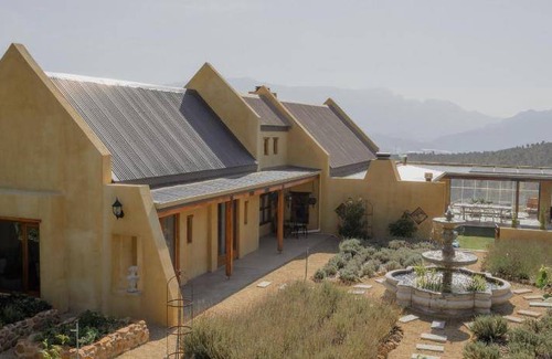 Wolseley House | 260 m² House ∙ 4 bedrooms ∙ 8 guests