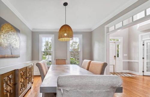 Clayton House | 260 m² House ∙ 5 bedrooms ∙ 9 guests