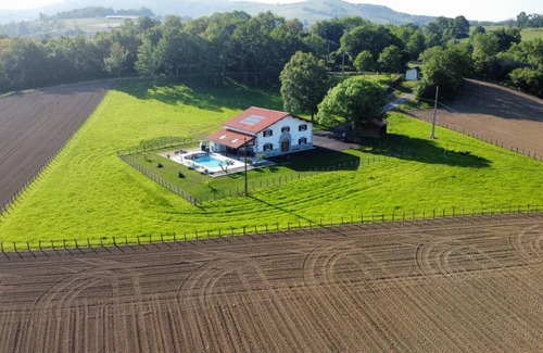 Juxue House | 262 m² Gîte ∙ 5 bedrooms ∙ 12 guests