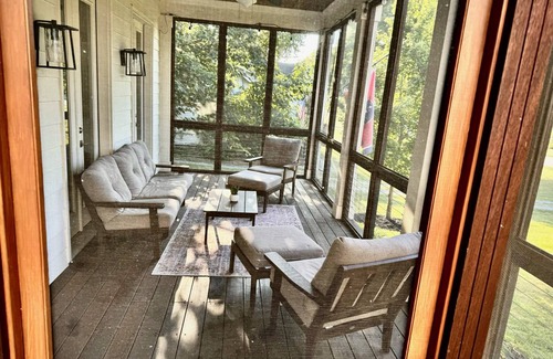 Franklin House | 265 m² House ∙ 4 bedrooms ∙ 8 guests