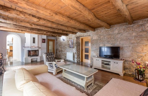 Imotski House | 265 m² House ∙ 5 bedrooms ∙ 10 guests