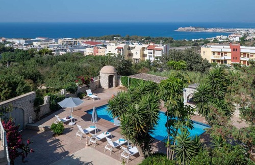 Violi Charaki Villa | 265 m² Villa ∙ 5 bedrooms ∙ 12 guests
