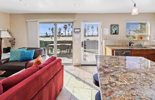 South Mission Beach Condo | 2663 Ocean Front Walk