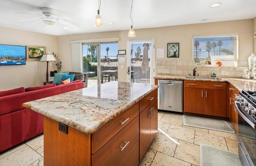 South Mission Beach Condo | 2663 Ocean Front Walk