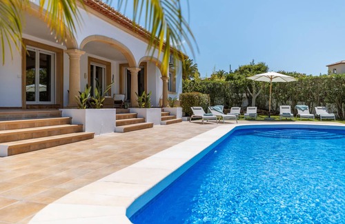 Ermita House | 267 m² House ∙ 4 bedrooms ∙ 8 guests