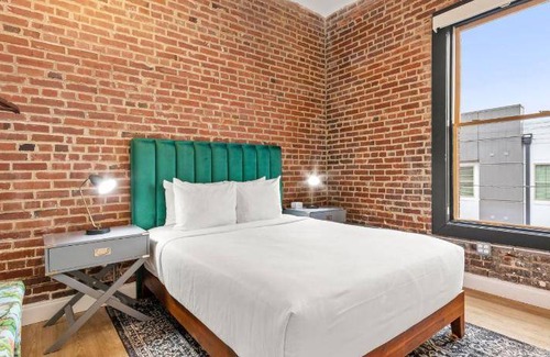 South Main Historic District Apartment | 269 m² Apartment ∙ 6 bedrooms ∙ 14 guests