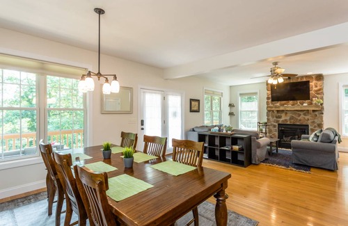 McGaheysville Cabin | 269 m² Cabin ∙ 5 bedrooms ∙ 10 guests
