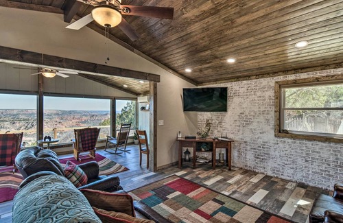 Canyon House | 269 m² House ∙ 4 bedrooms ∙ 9 guests