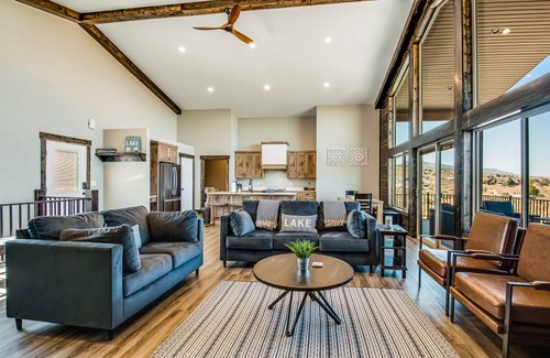 Sweetwater House | 269 m² House ∙ 6 bedrooms ∙ 20 guests