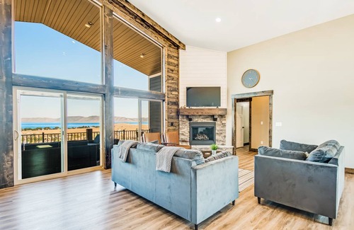 Sweetwater House | 269 m² House ∙ 6 bedrooms ∙ 20 guests