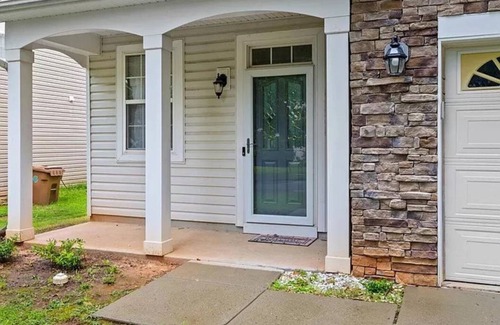 Holly Springs House | 269 m² House ∙ 4 bedrooms ∙ 4 guests