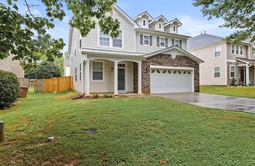 Holly Springs House | 269 m² House ∙ 4 bedrooms ∙ 4 guests