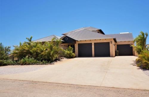 Exmouth House | 27 Corella Court
